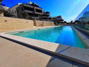 Black Pearl - Luxury seaside app with pool & bbq, Istra